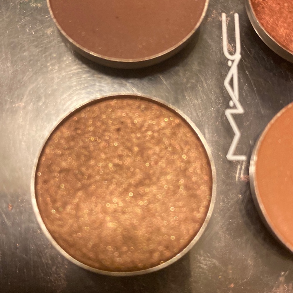 MAC Eyeshadow Bundle - Picture 4 of 11